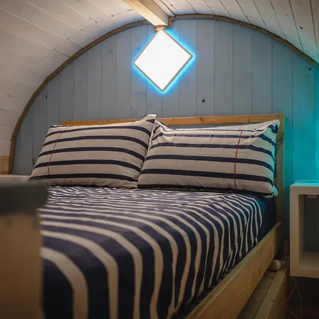 Tiny House - Boat Nápoles