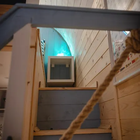 Tiny House - Boat