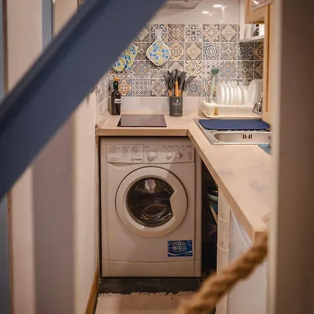 Apartment Tiny House - Boat