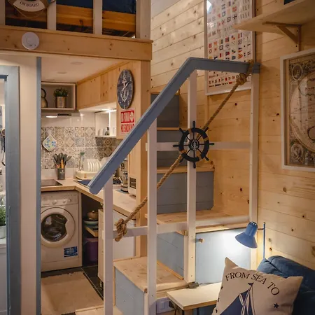 Tiny House - Boat Apartment