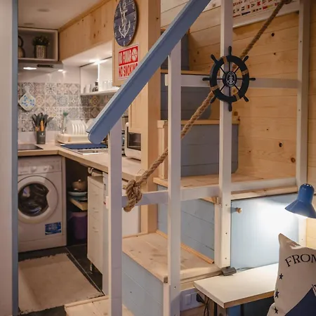 Apartment Tiny House - Boat