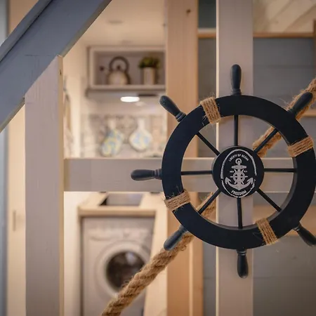 Tiny House - Boat